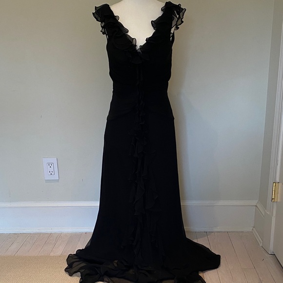 Donna Ricco Dresses & Skirts - Donna Ricco Collection black ruffled front sleeveless prom evening gown Sz 6